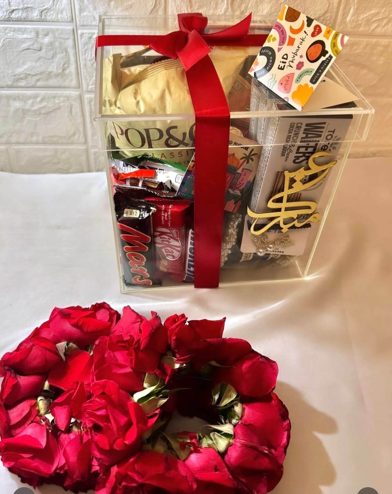 Acrylic box with gajray